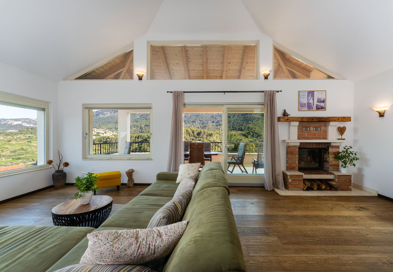 Ferienhaus in Svirce - Sea view Villa Amaria