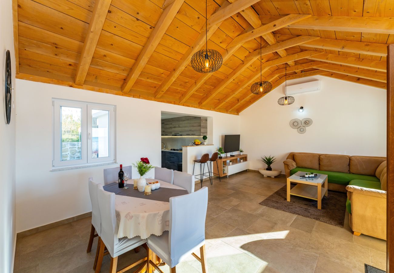 Ferienhaus in Rtina - Holiday home Fortica