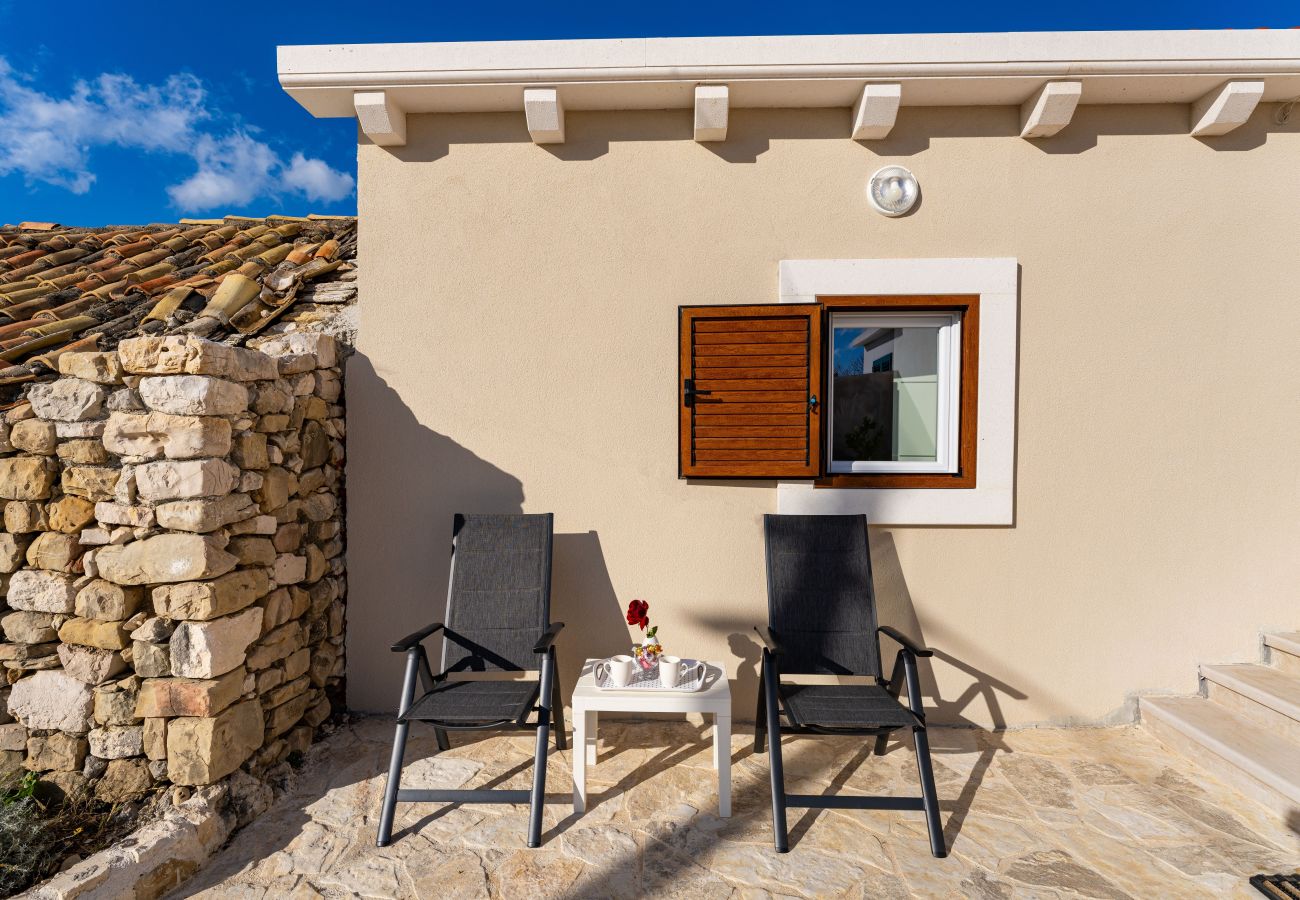 Ferienhaus in Rtina - Holiday home Fortica