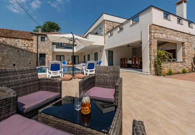 Ferienhaus in Gornje Raštane - Villa Sokol with private pool Ferienhaus in Gornje Raštane - Villa Sokol with private pool