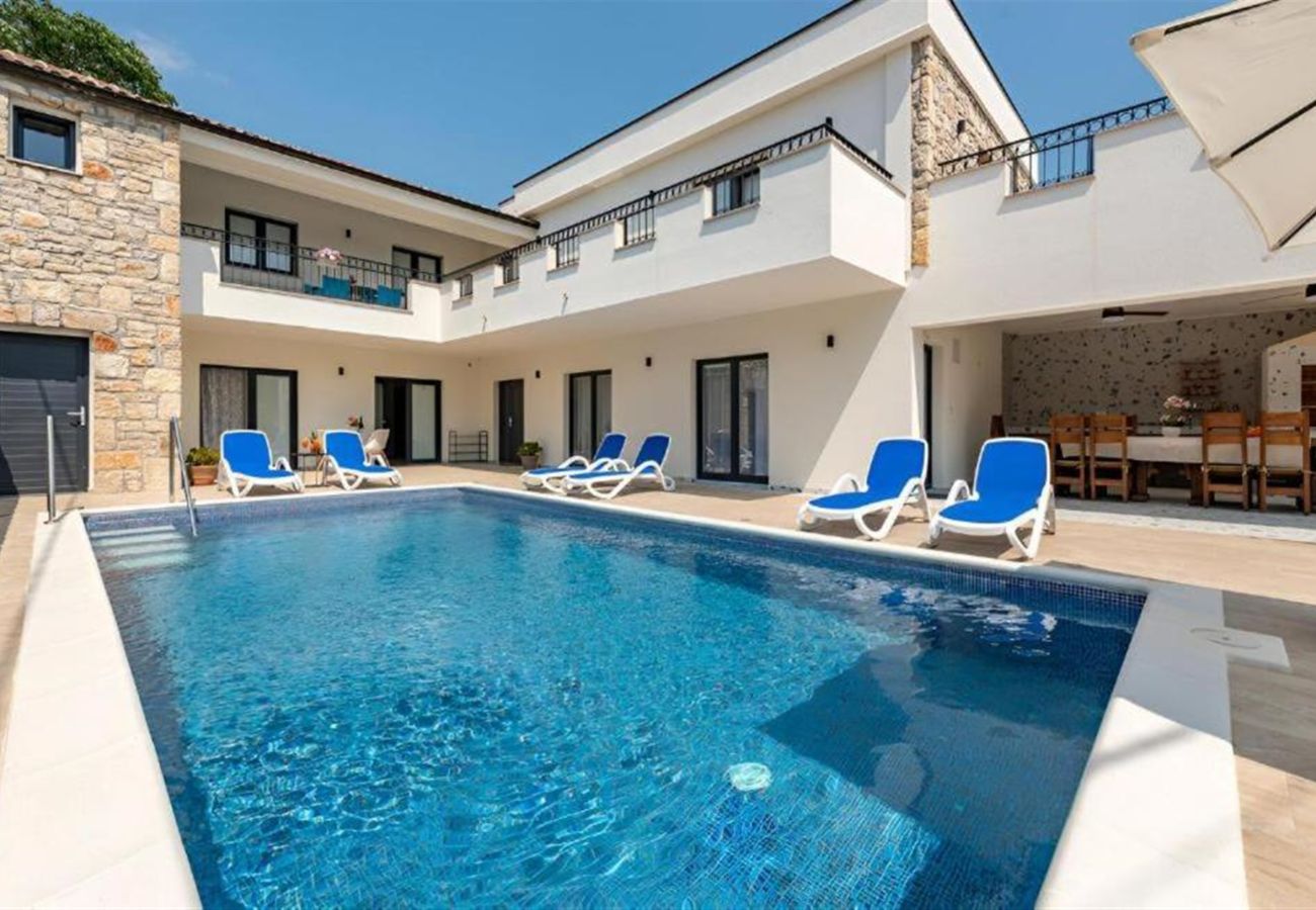 Ferienhaus in Gornje Raštane - Villa Sokol with private pool