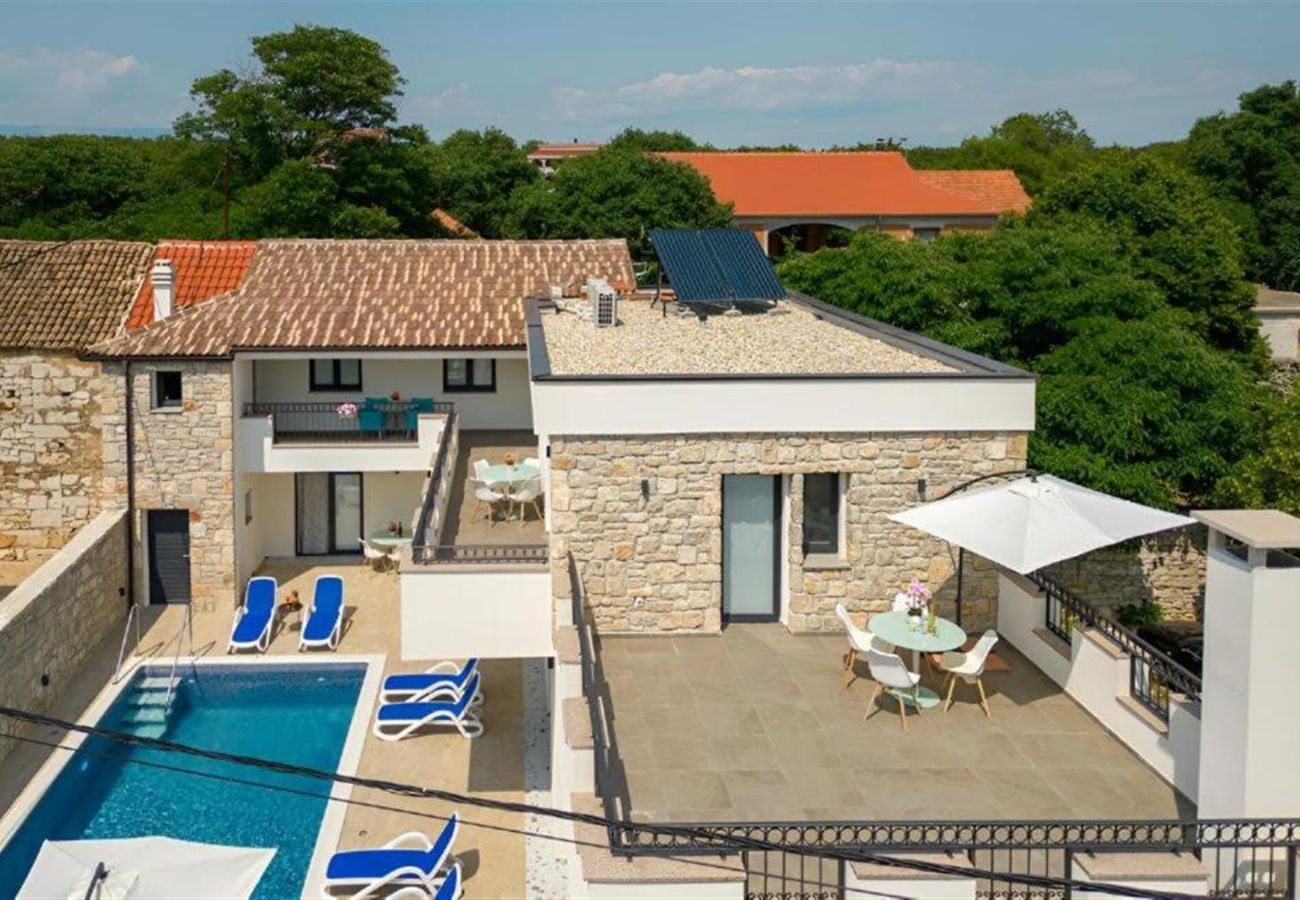 Ferienhaus in Gornje Raštane - Villa Sokol with private pool