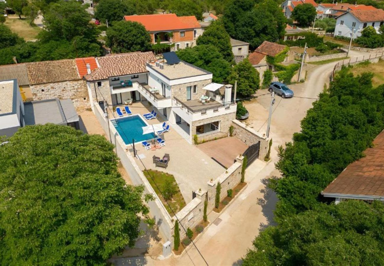 Ferienhaus in Gornje Raštane - Villa Sokol with private pool