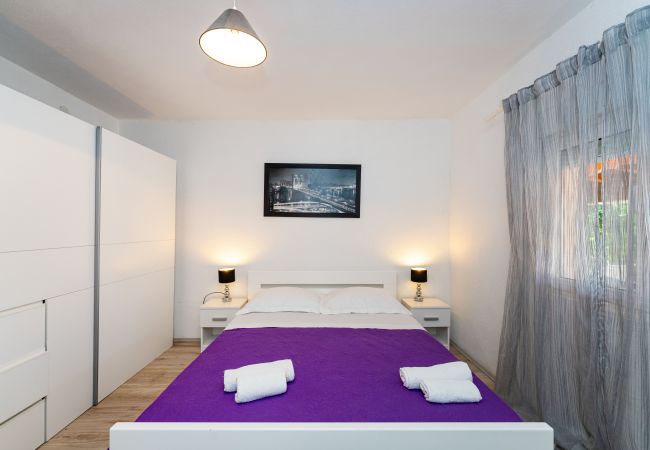 Ferienhaus in Vodice - Holiday home Nadalina Ferienhaus in Vodice - Holiday home Nadalina