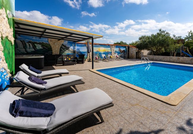 Ferienhaus in Vodice - Holiday home Nadalina Ferienhaus in Vodice - Holiday home Nadalina