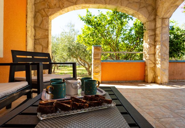 Ferienhaus in Vodice - Holiday home Nadalina Ferienhaus in Vodice - Holiday home Nadalina