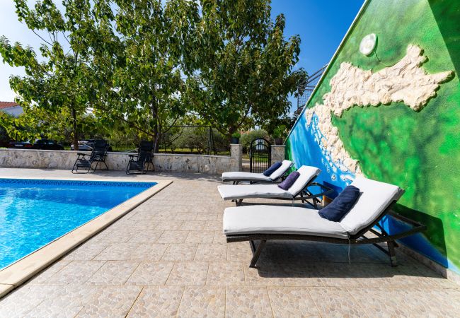 Ferienhaus in Vodice - Holiday home Nadalina Ferienhaus in Vodice - Holiday home Nadalina