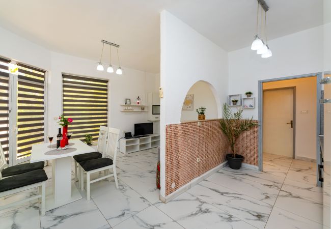 Ferienhaus in Vodice - Holiday home Nadalina Ferienhaus in Vodice - Holiday home Nadalina
