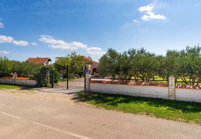 Ferienhaus in Vodice - Holiday home Nadalina Ferienhaus in Vodice - Holiday home Nadalina