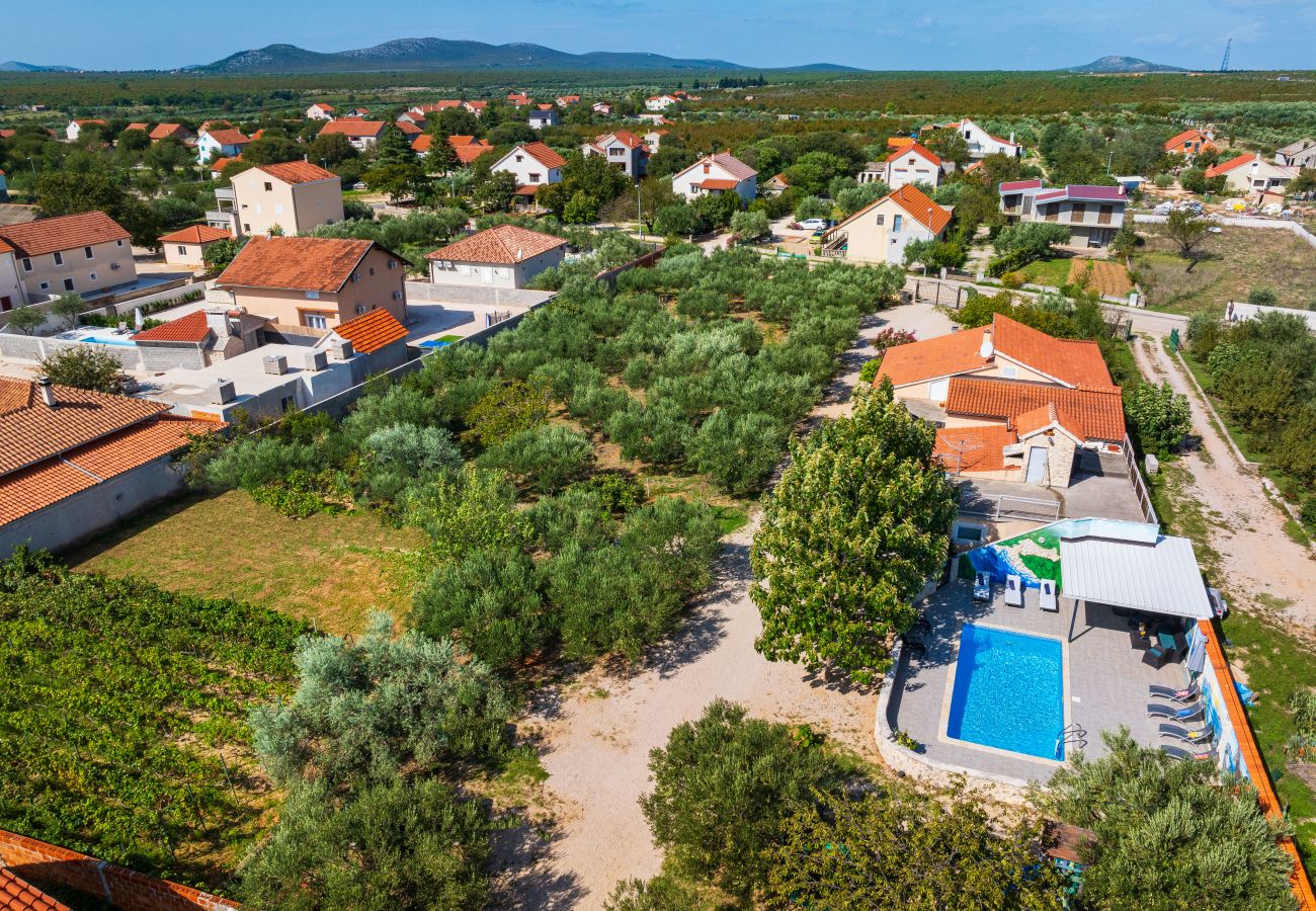 Ferienhaus in Vodice - Holiday home Nadalina