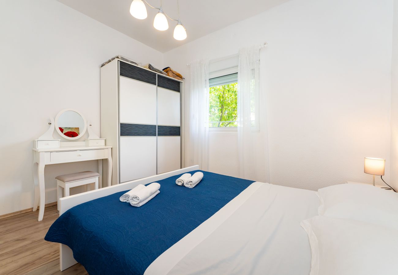 Ferienhaus in Vodice - Holiday home Nadalina