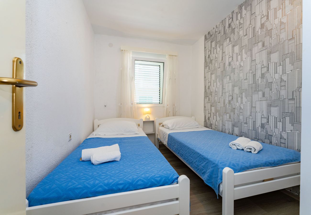 Ferienhaus in Vodice - Holiday home Nadalina