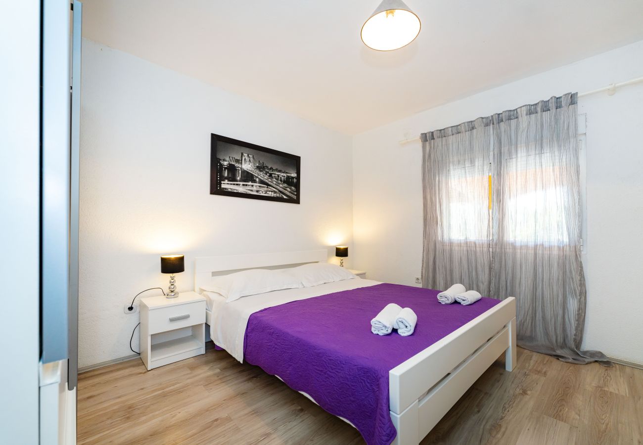 Ferienhaus in Vodice - Holiday home Nadalina