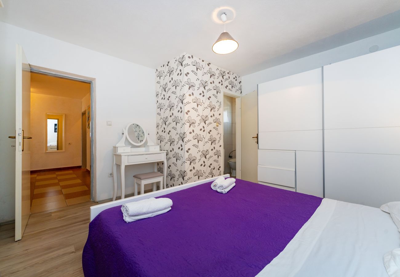 Ferienhaus in Vodice - Holiday home Nadalina