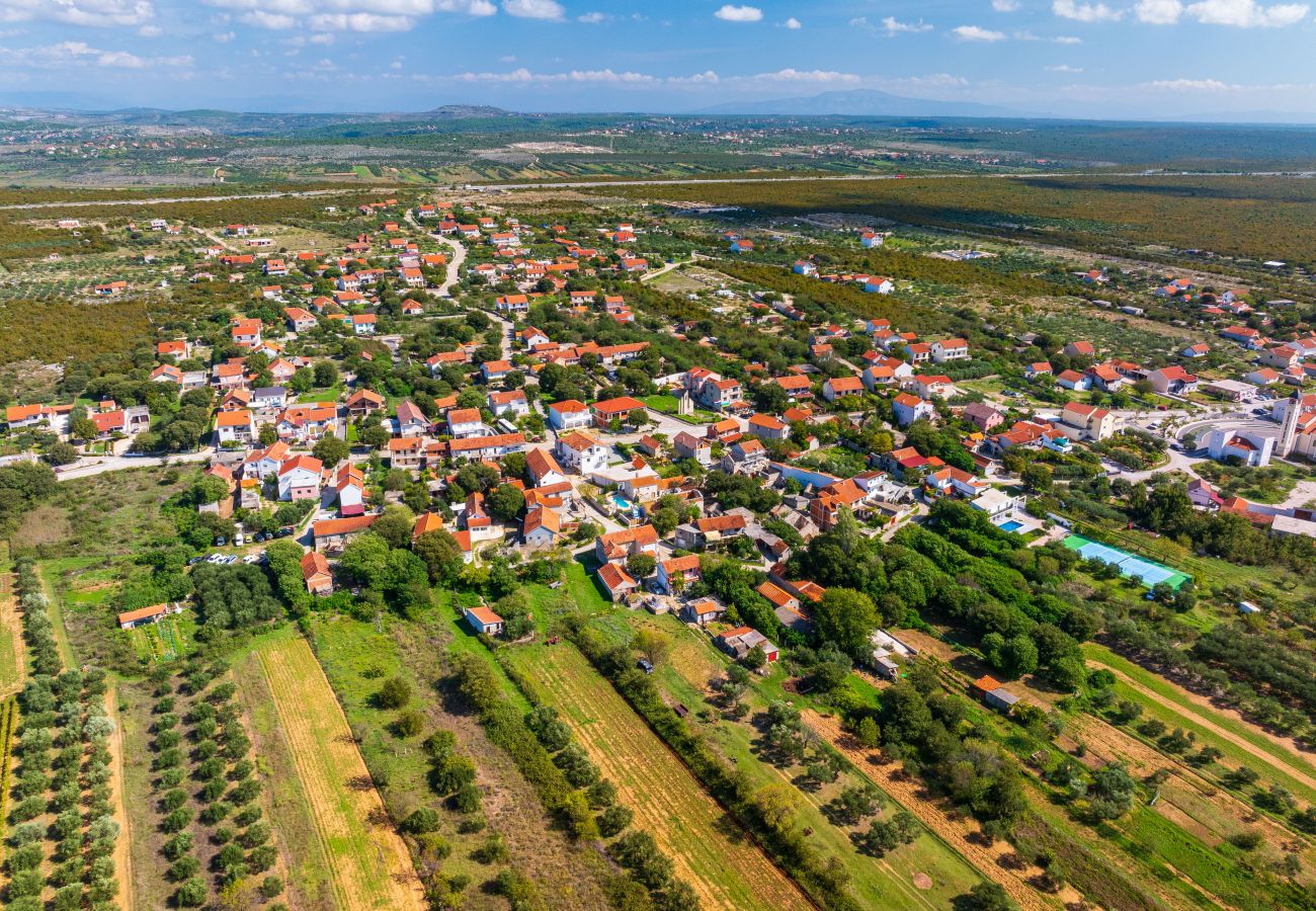 Ferienhaus in Vodice - Holiday home Nadalina