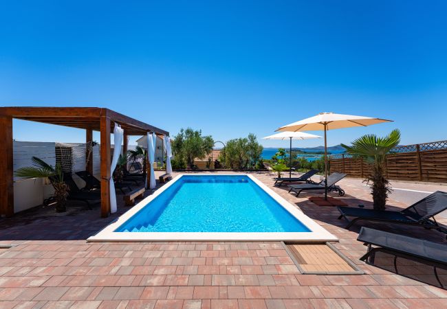 Ferienhaus in Pakoštane - Sea view Villa Tonka Ferienhaus in Pakoštane - Sea view Villa Tonka