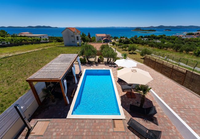 Ferienhaus in Pakoštane - Sea view Villa Tonka Ferienhaus in Pakoštane - Sea view Villa Tonka