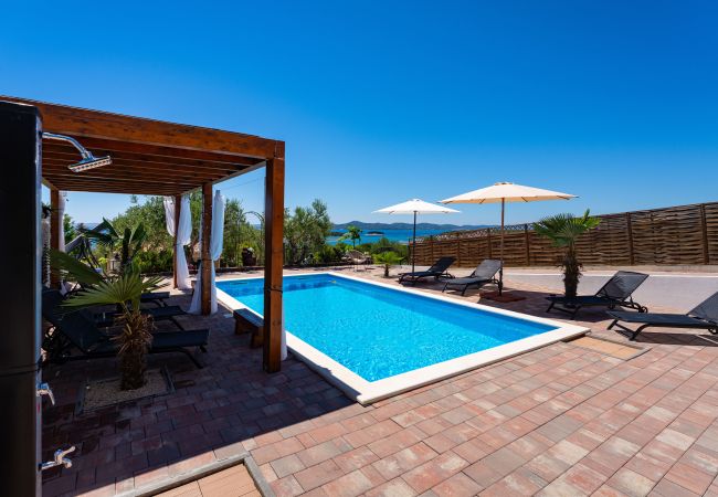 Ferienhaus in Pakoštane - Sea view Villa Tonka Ferienhaus in Pakoštane - Sea view Villa Tonka