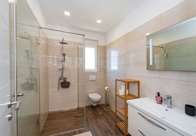 Ferienhaus in Pakoštane - Sea view Villa Tonka Ferienhaus in Pakoštane - Sea view Villa Tonka