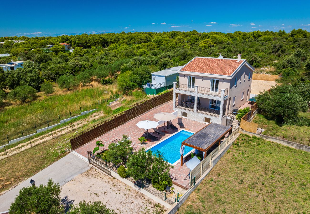 Ferienhaus in Pakoštane - Sea view villa Tonka