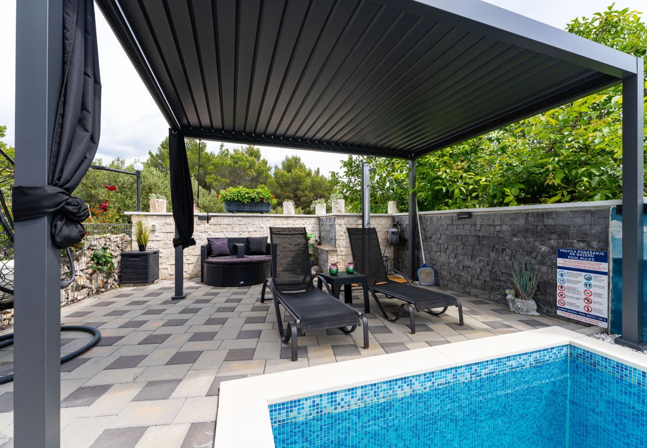 Ferienwohnung in Žaborić - Apartment Nikita with private pool