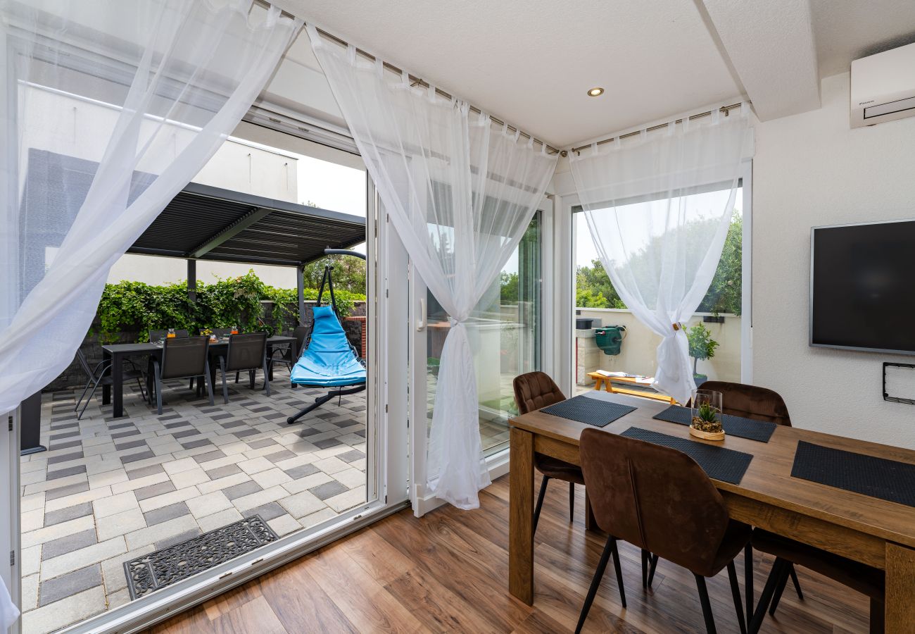 Ferienwohnung in Žaborić - Apartment Nikita with private pool