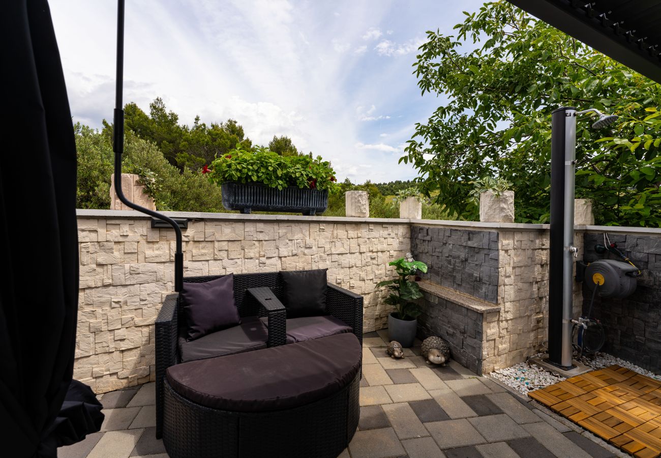 Ferienwohnung in Žaborić - Apartment Nikita with private pool