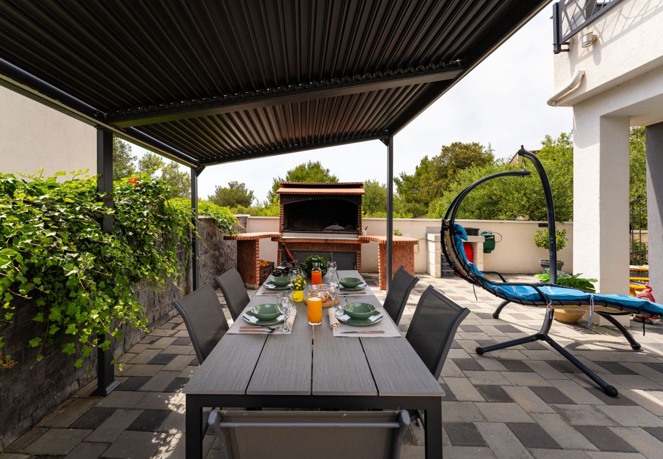 Ferienwohnung in Žaborić - Apartment Nikita with private pool