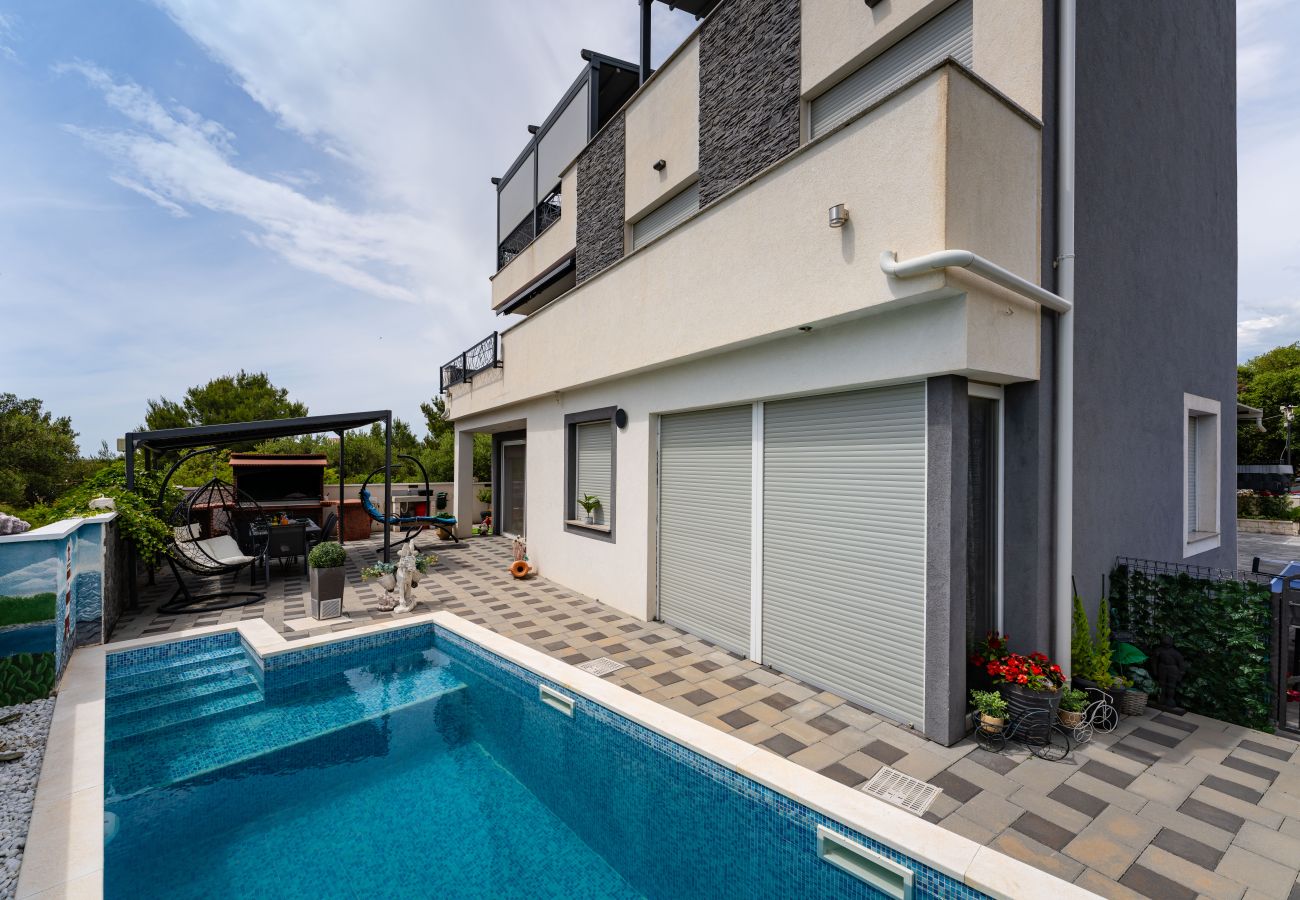 Ferienwohnung in Žaborić - Apartment Nikita with private pool