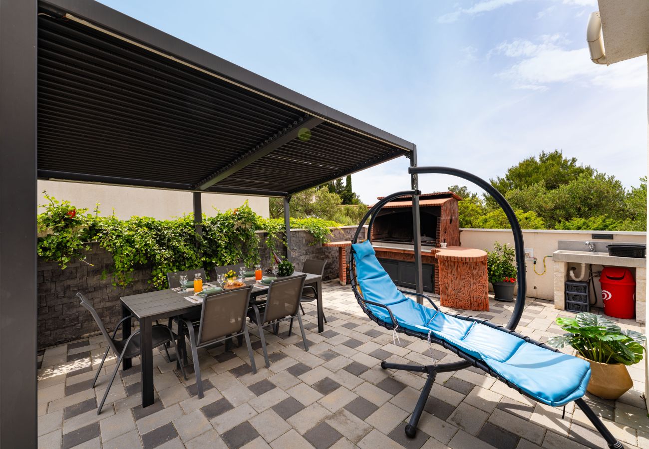 Ferienwohnung in Žaborić - Apartment Nikita with private pool