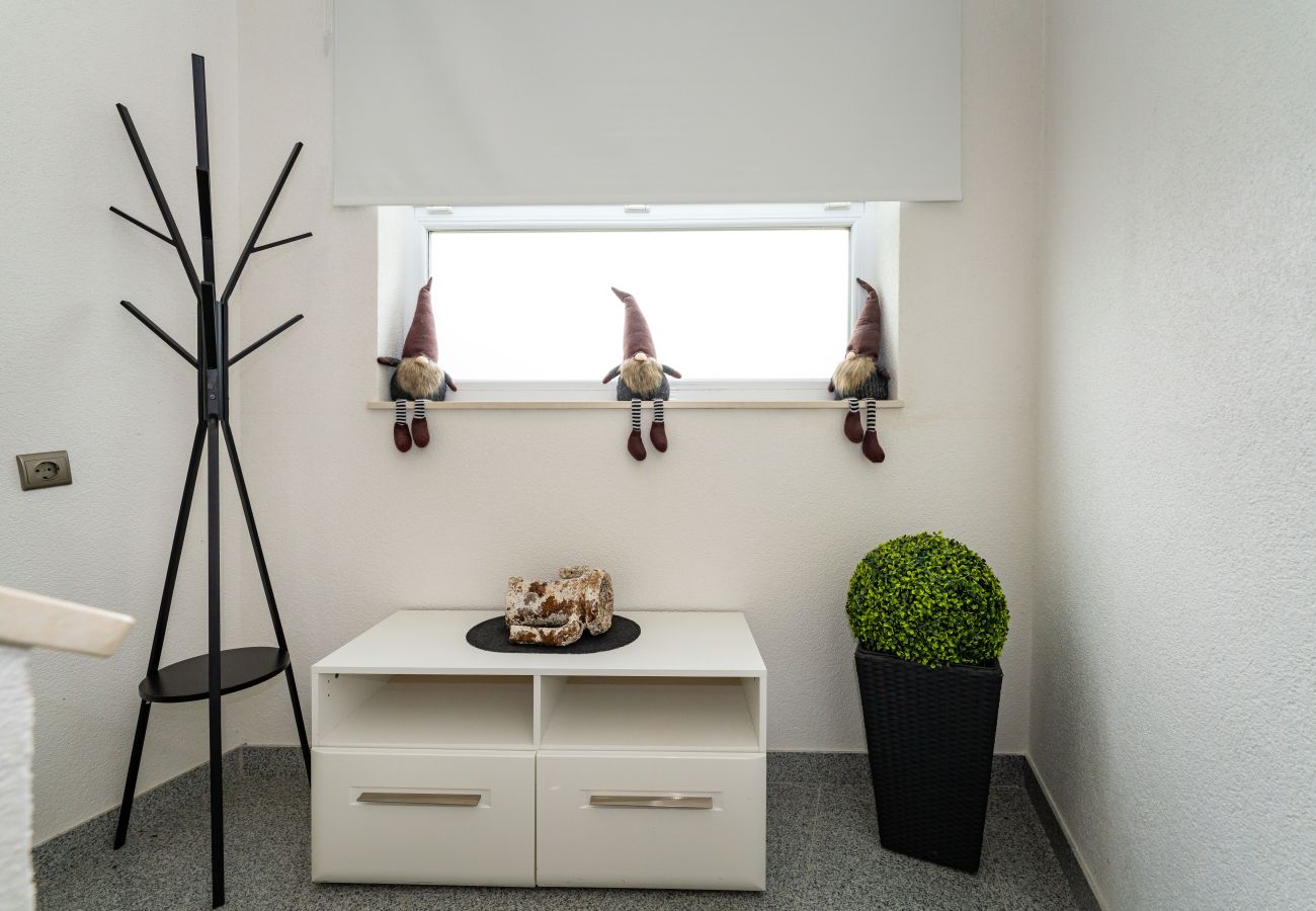 Ferienwohnung in Žaborić - Sea view penthouse Nikita