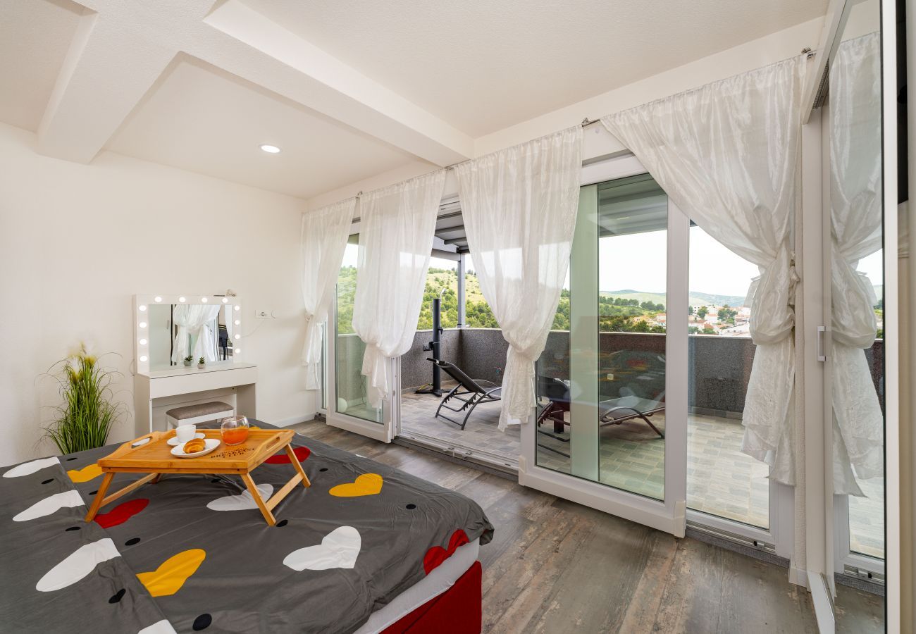 Ferienwohnung in Žaborić - Sea view penthouse Nikita