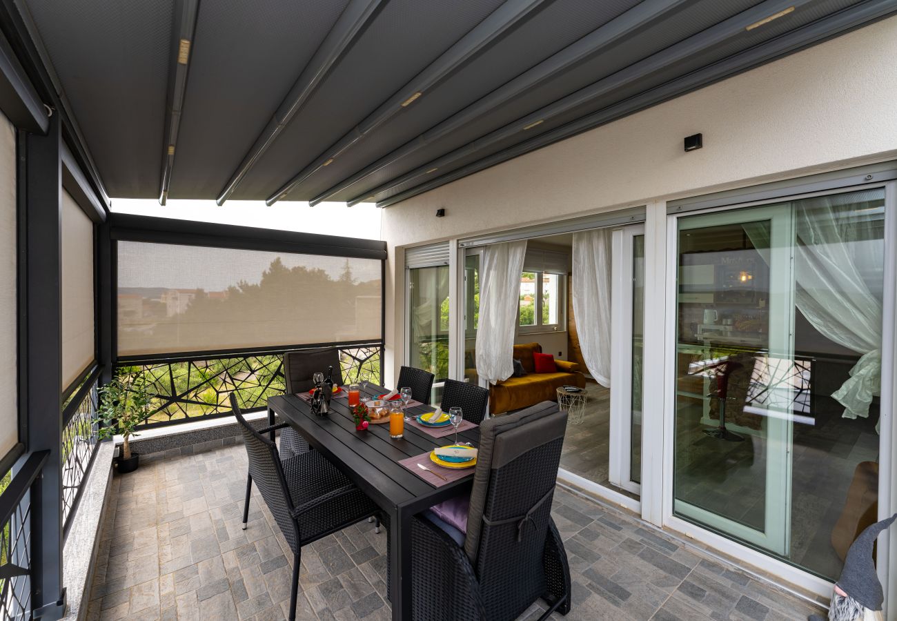 Ferienwohnung in Žaborić - Sea view penthouse Nikita