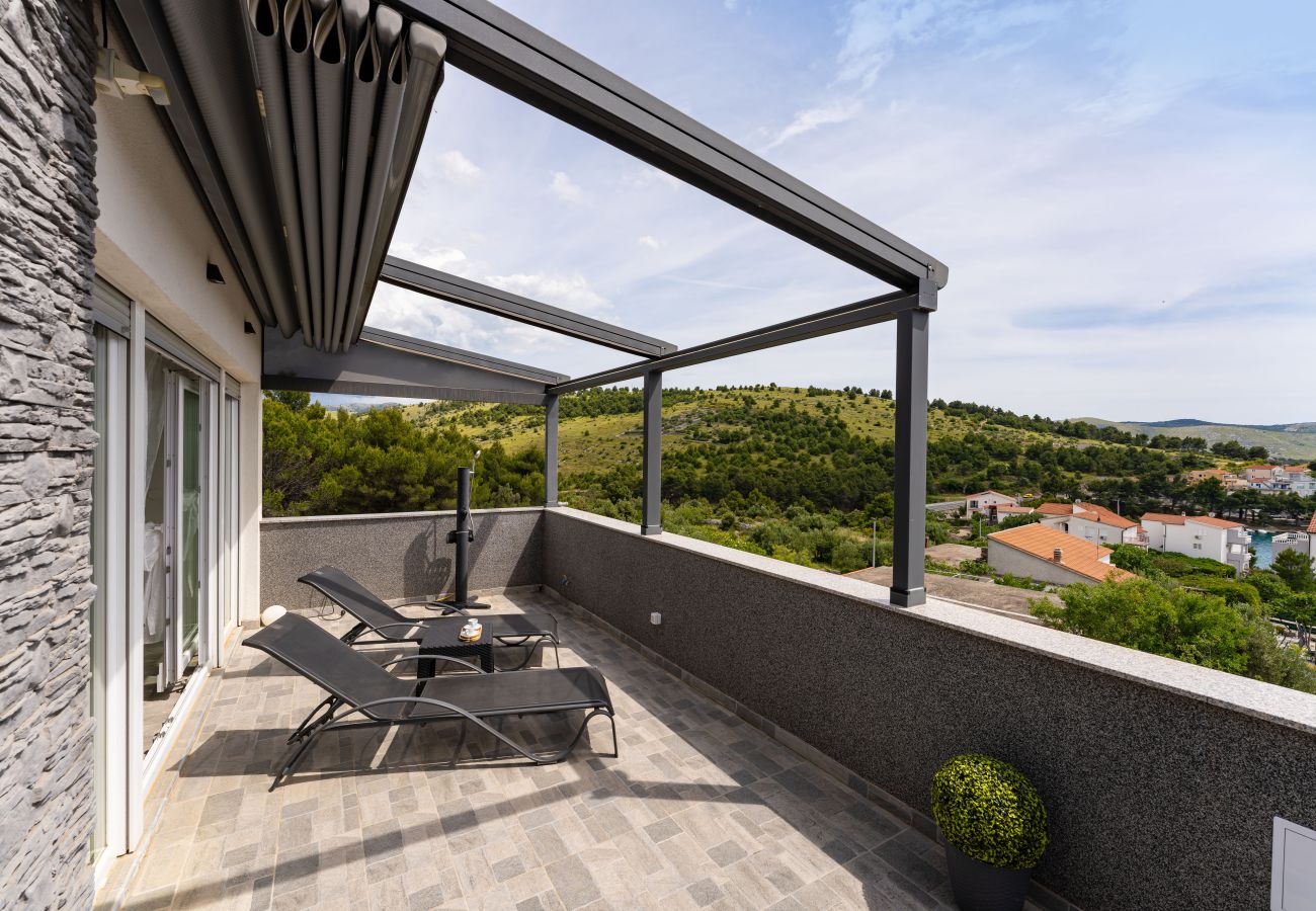 Ferienwohnung in Žaborić - Sea view penthouse Nikita