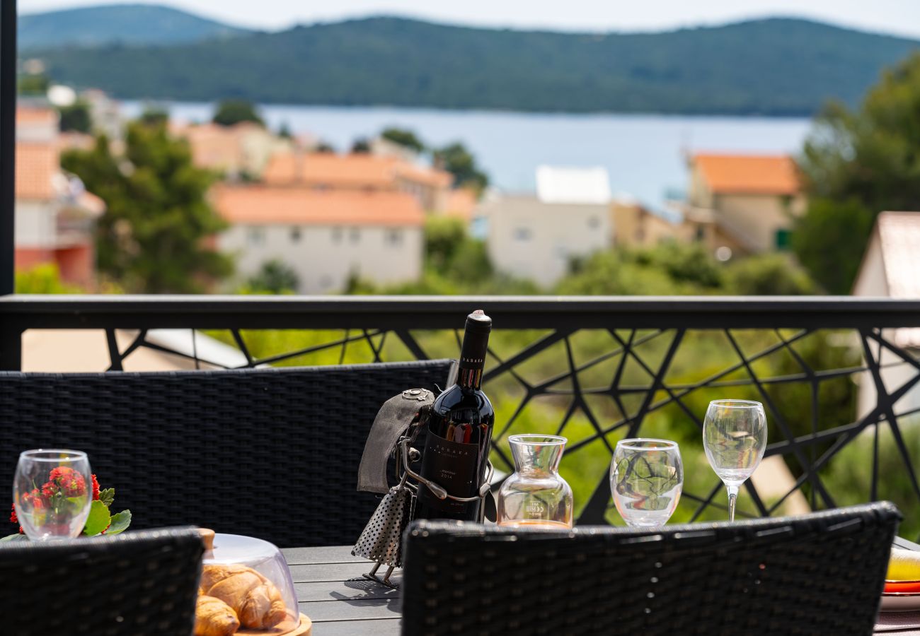 Ferienwohnung in Žaborić - Sea view penthouse Nikita