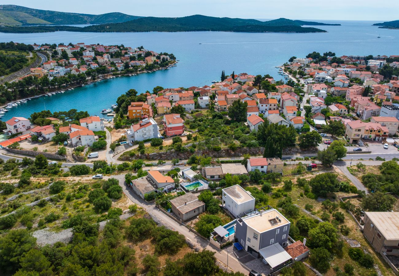 Ferienwohnung in Žaborić - Sea view penthouse Nikita