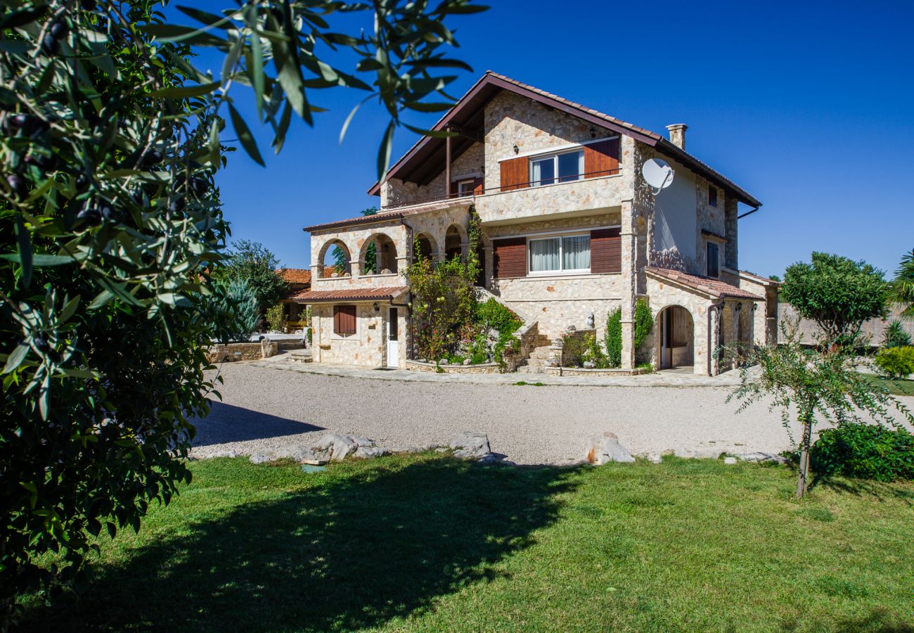 Villa in Cista Velika - Villa Olea with private heated pool