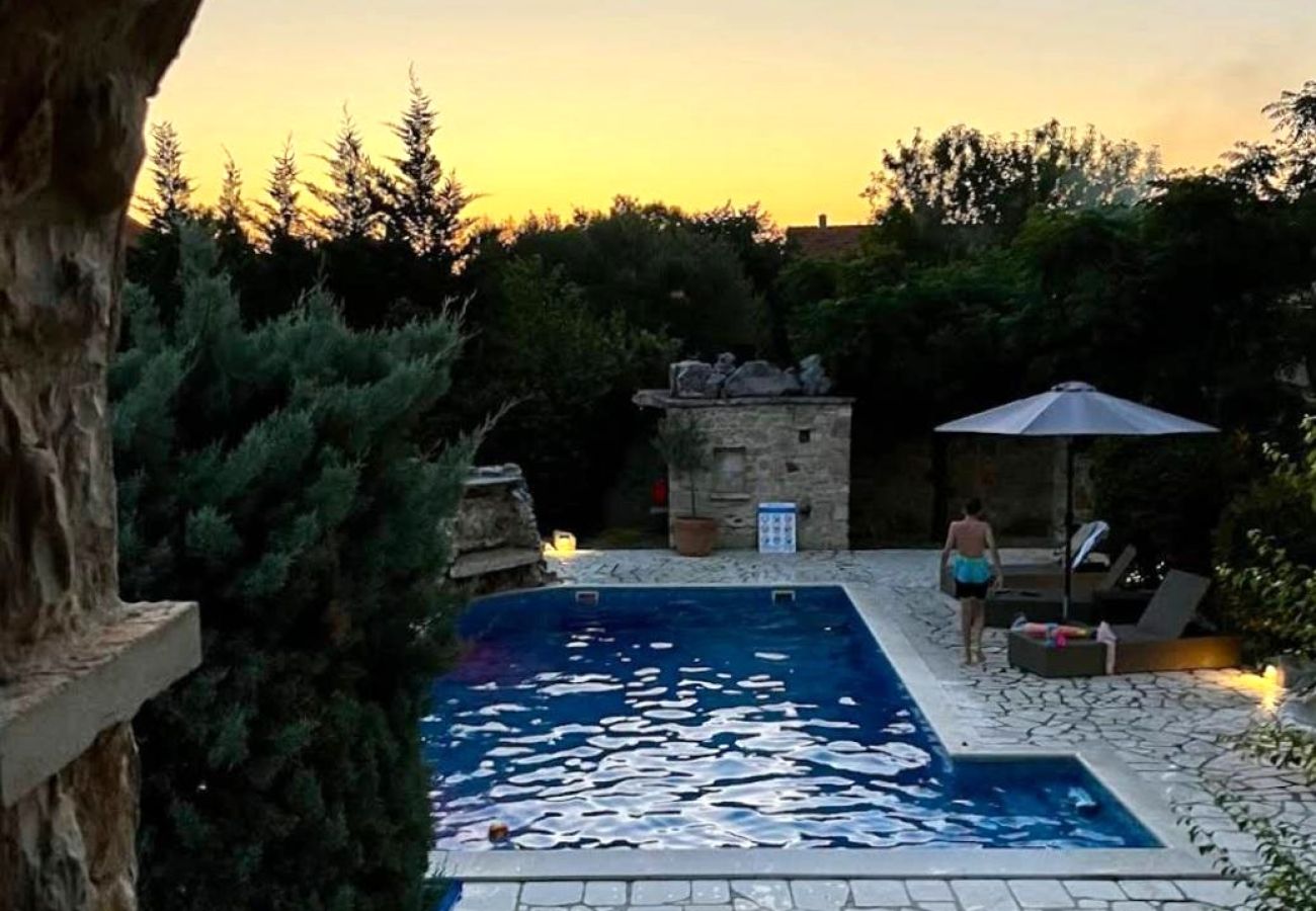 Ferienhaus in Vodice - Villa Olea with private heated pool