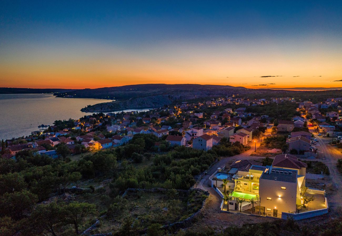 Ferienhaus in Maslenica - Luxury villa Michelle