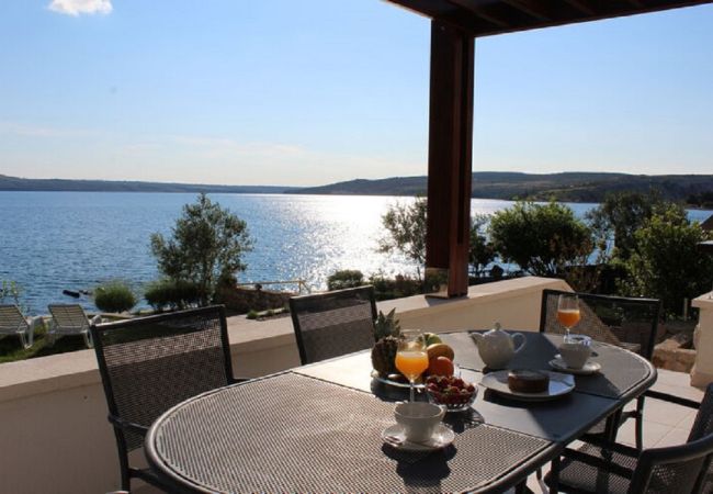 Ferienhaus in Maslenica - Beach house Nikola Ferienhaus in Maslenica - Beach house Nikola