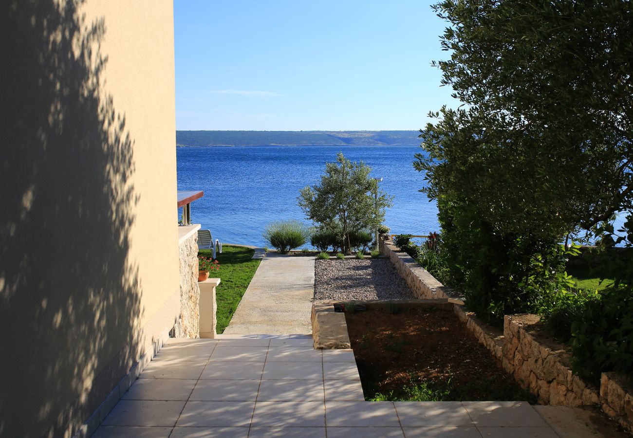 Ferienhaus in Maslenica - Beach house Nikola