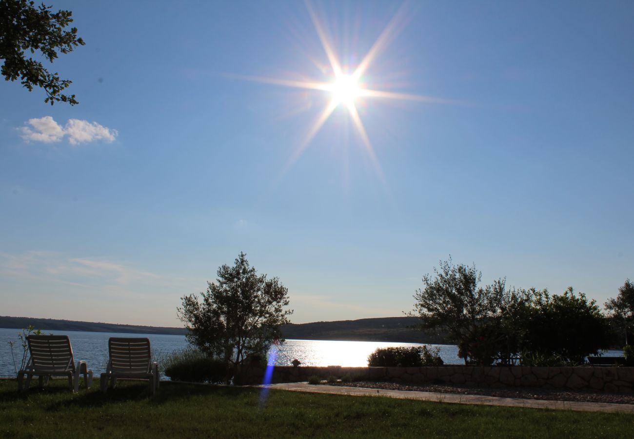 Ferienhaus in Maslenica - Beach house Nikola