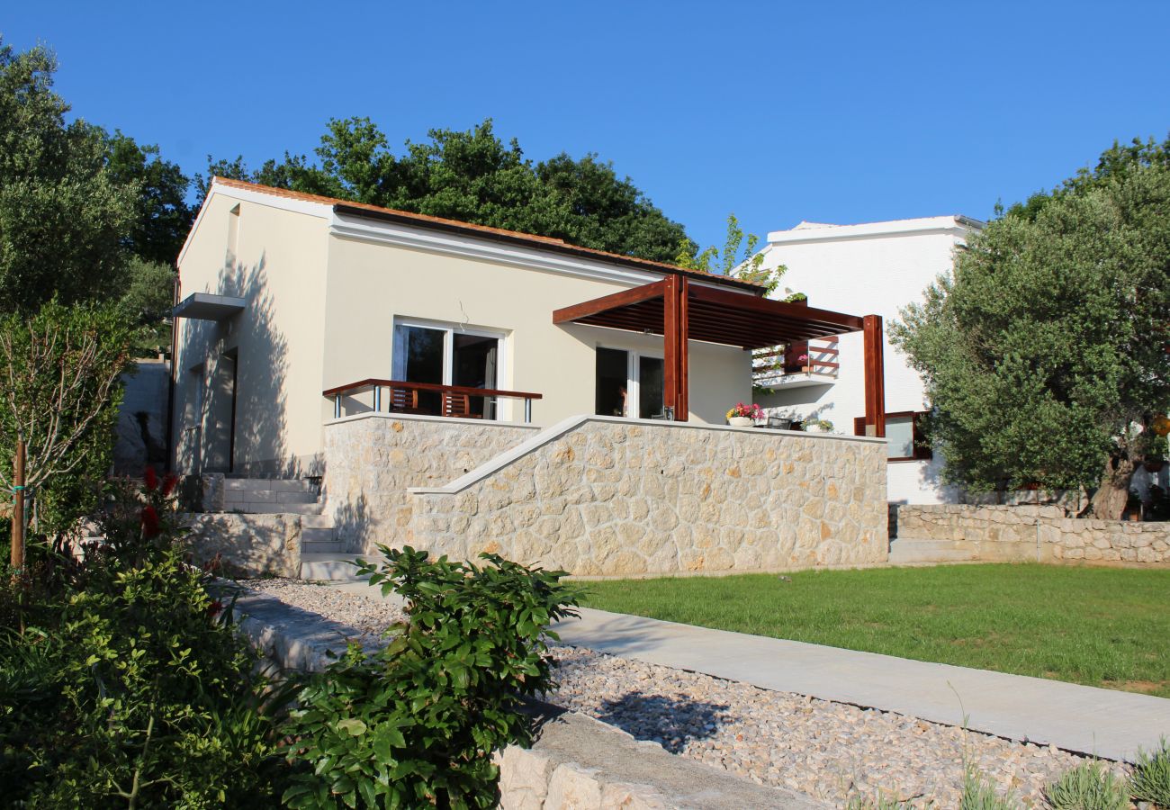 Ferienhaus in Maslenica - Beach house Nikola