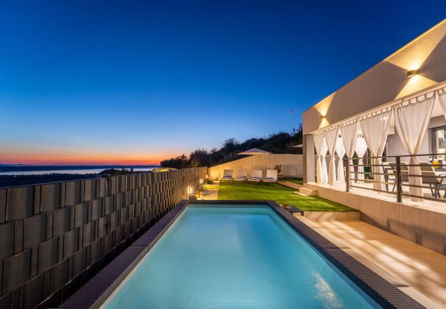 Ferienhaus in Podvršje - Sea view Villa Rica Ferienhaus in Podvršje - Sea view Villa Rica