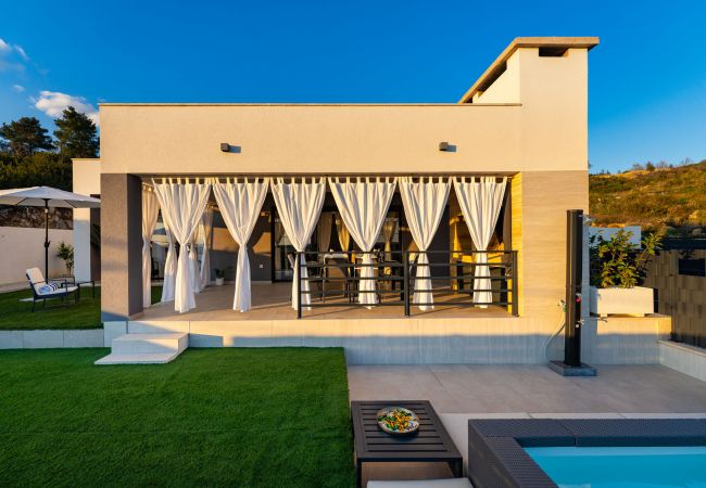 Ferienhaus in Podvršje - Sea view Villa Rica Ferienhaus in Podvršje - Sea view Villa Rica