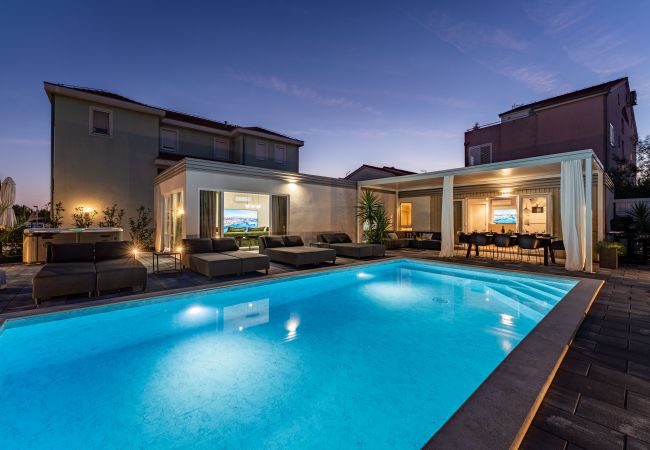 Ferienhaus in Pakoštane - Villa Amarilis Ferienhaus in Pakoštane - Villa Amarilis