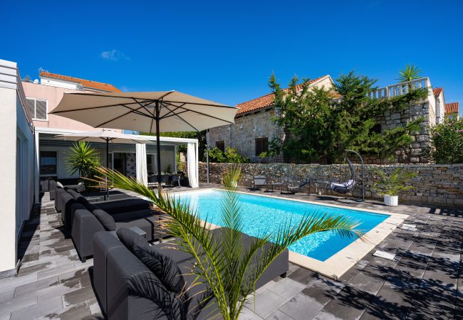 Ferienhaus in Pakoštane - Villa Amarilis Ferienhaus in Pakoštane - Villa Amarilis