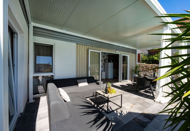 Ferienhaus in Pakoštane - Villa Amarilis Ferienhaus in Pakoštane - Villa Amarilis