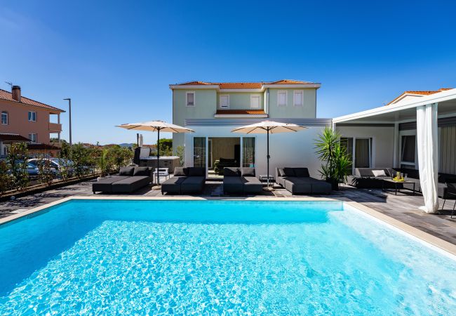 Ferienhaus in Pakoštane - Villa Amarilis Ferienhaus in Pakoštane - Villa Amarilis