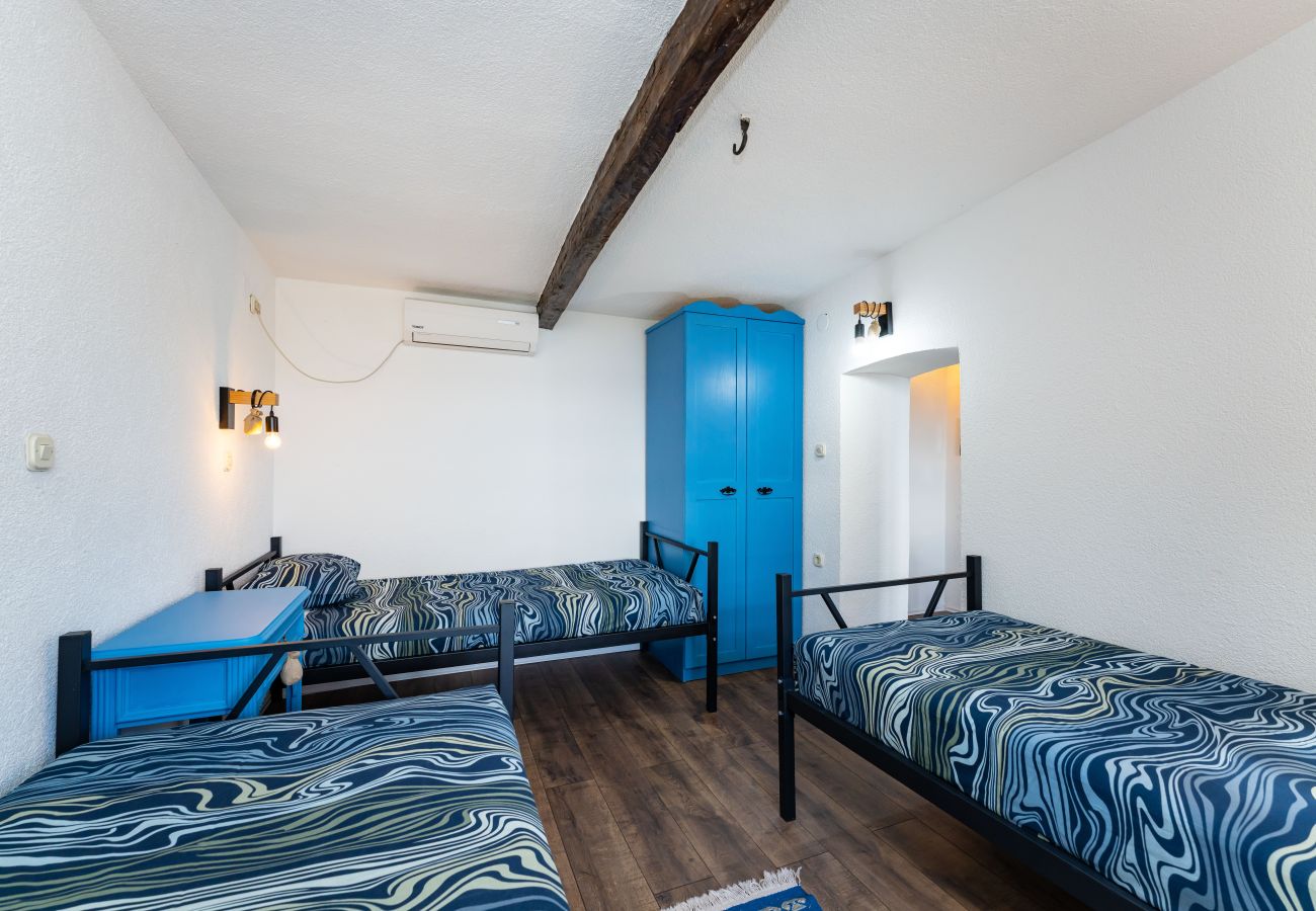 Ferienhaus in Starigrad - Sea view stone house Dobroselo